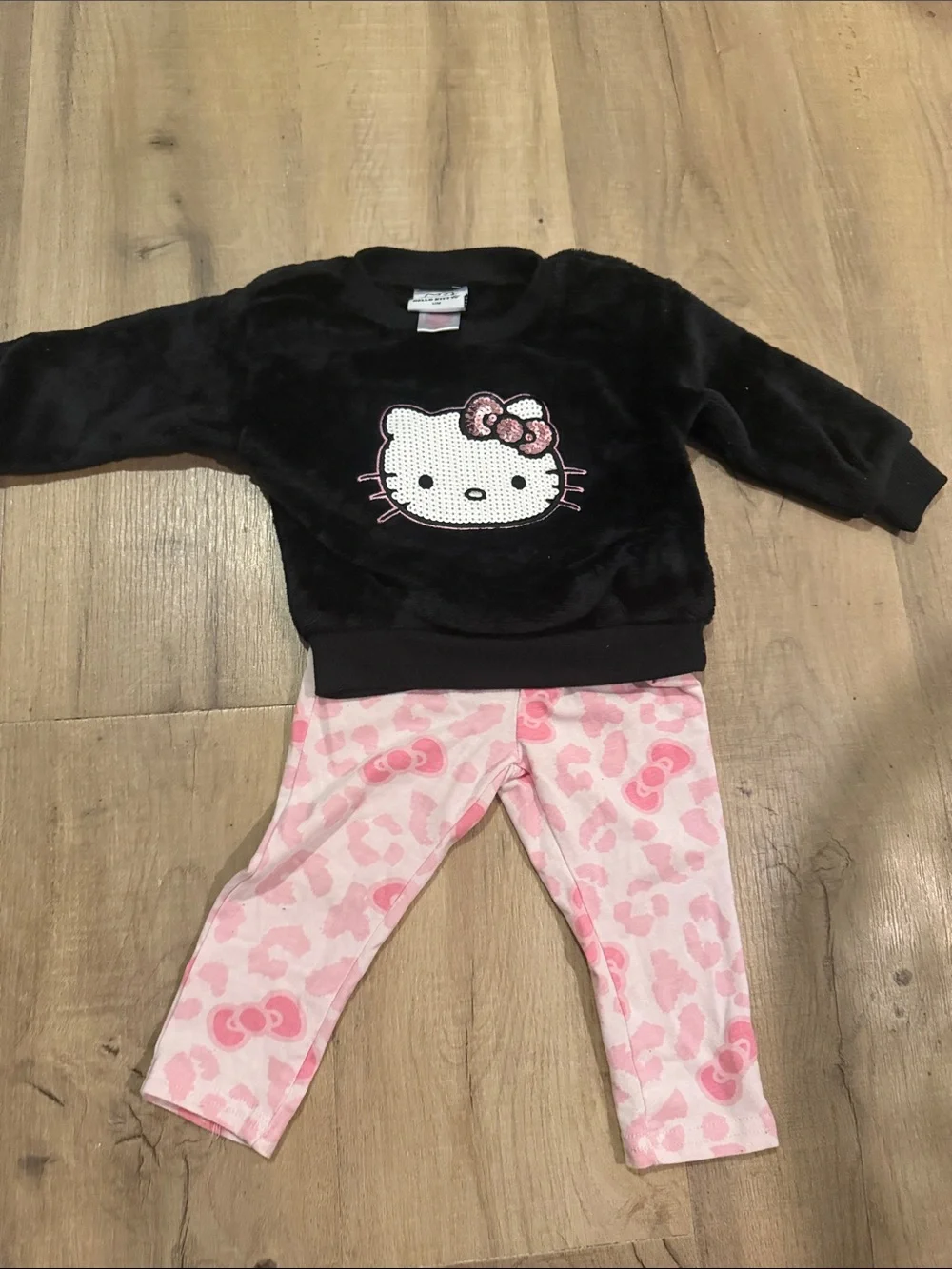 12month hello kitty bundle three outfits one pajama - Picture 3 of 5